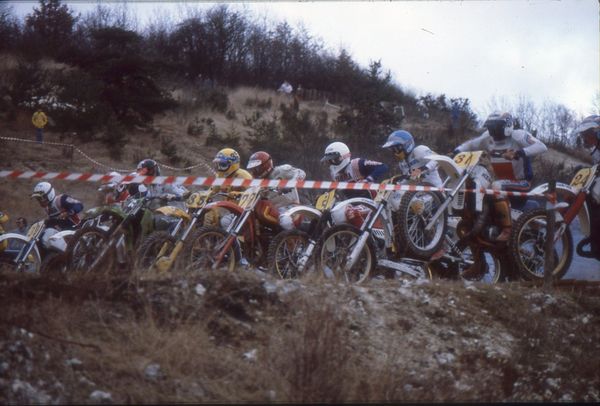 Casnyt kv-kisa Ranskassa. Sintonen neljäs oikealta no5